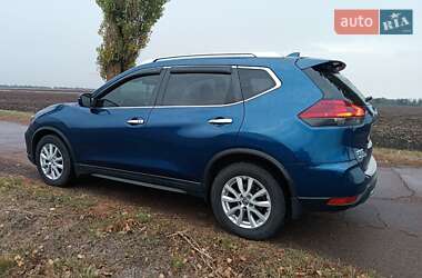 Позашляховик / Кросовер Nissan Rogue 2017 в Малій Висці