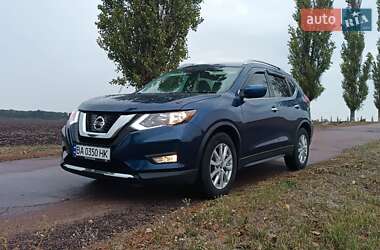 Позашляховик / Кросовер Nissan Rogue 2017 в Малій Висці