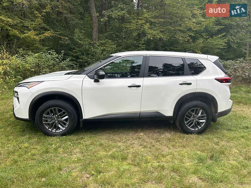 Внедорожник / Кроссовер Nissan Rogue 2024 в Львове