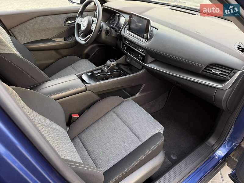 Позашляховик / Кросовер Nissan Rogue 2023 в Дніпрі