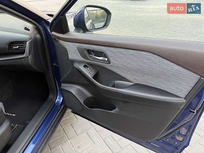 Позашляховик / Кросовер Nissan Rogue 2023 в Дніпрі