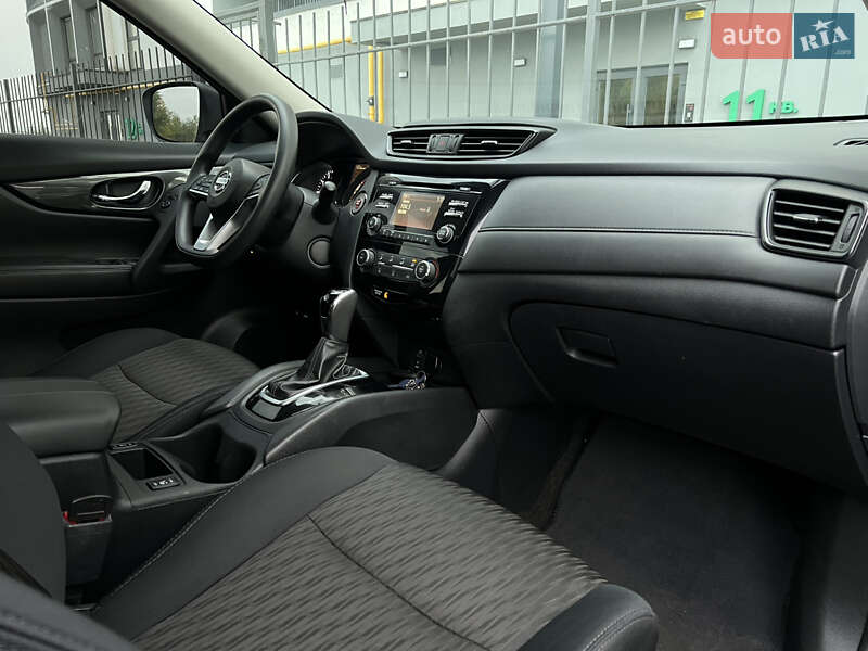 Позашляховик / Кросовер Nissan Rogue 2017 в Черкасах