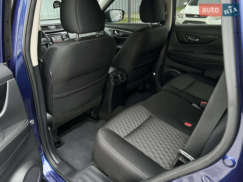 Позашляховик / Кросовер Nissan Rogue 2017 в Черкасах