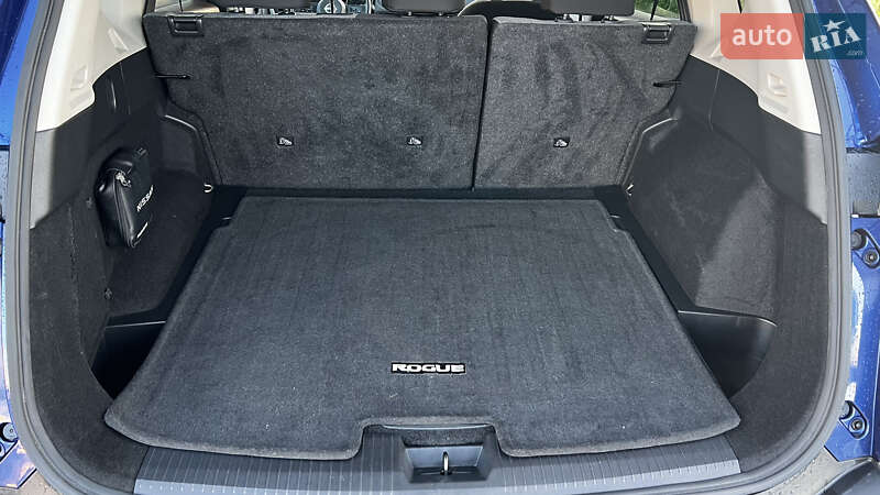 Позашляховик / Кросовер Nissan Rogue 2023 в Львові