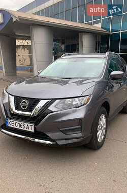 Внедорожник / Кроссовер Nissan Rogue 2017 в Кривом Роге