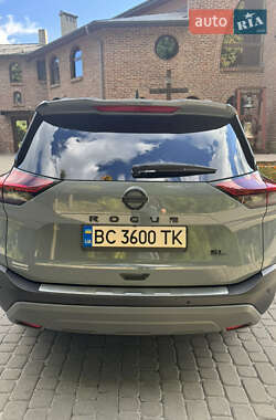 Позашляховик / Кросовер Nissan Rogue 2021 в Львові