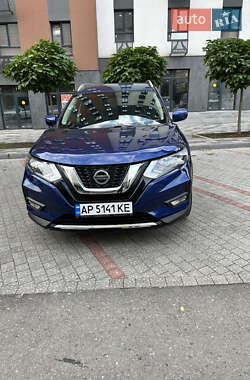 Внедорожник / Кроссовер Nissan Rogue 2017 в Запорожье