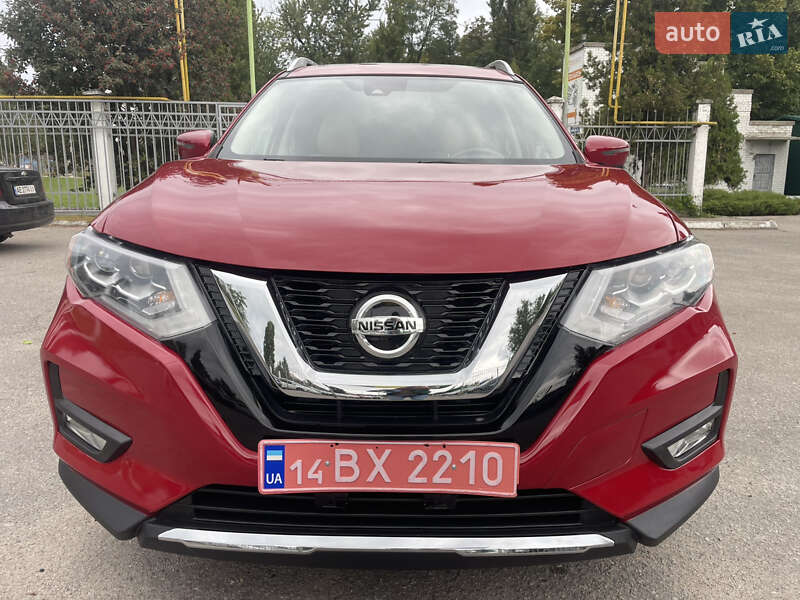 Внедорожник / Кроссовер Nissan Rogue 2017 в Кременчуге