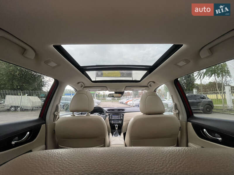 Внедорожник / Кроссовер Nissan Rogue 2017 в Кременчуге