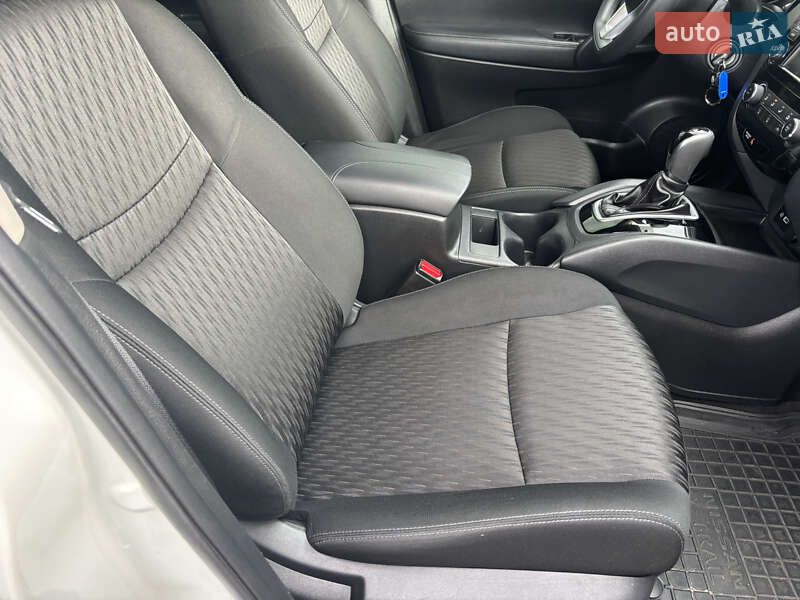 Внедорожник / Кроссовер Nissan Rogue 2018 в Киеве