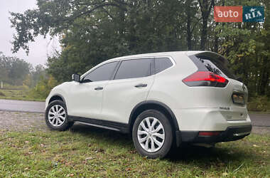Внедорожник / Кроссовер Nissan Rogue 2017 в 