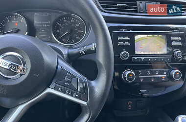 Внедорожник / Кроссовер Nissan Rogue 2017 в 