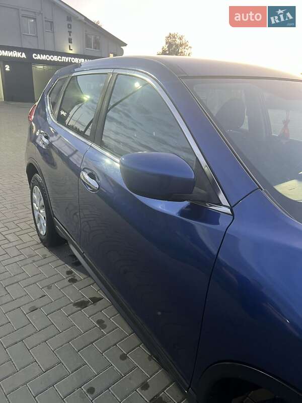 Внедорожник / Кроссовер Nissan Rogue 2017 в Сокале