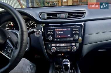 Внедорожник / Кроссовер Nissan Rogue 2016 в 