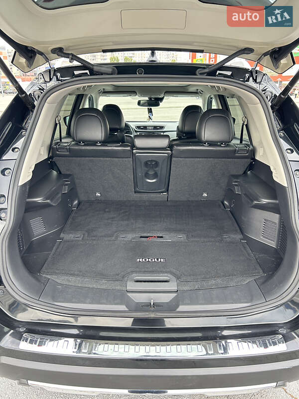 Позашляховик / Кросовер Nissan Rogue 2017 в Харкові