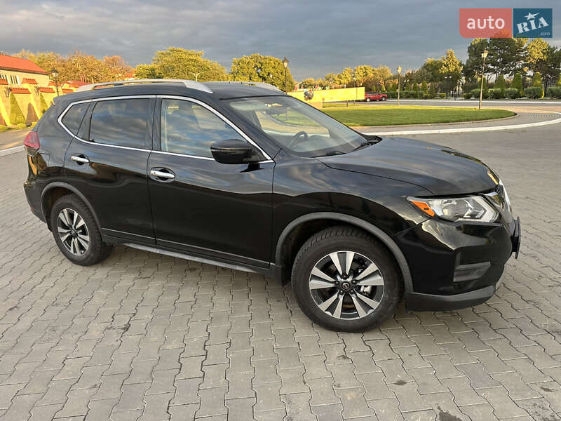 Позашляховик / Кросовер Nissan Rogue 2018 в Ізмаїлі