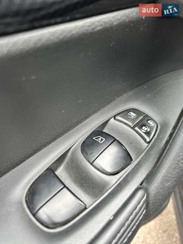 Позашляховик / Кросовер Nissan Rogue 2017 в Сумах фото 25 Позашляховик / Кросовер Nissan Rogue 2017 в Сумах