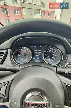 Внедорожник / Кроссовер Nissan Rogue 2018 в 