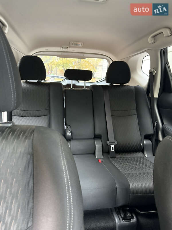 Внедорожник / Кроссовер Nissan Rogue 2018 в Днепре фото 10 Внедорожник / Кроссовер Nissan Rogue 2018 в Днепре