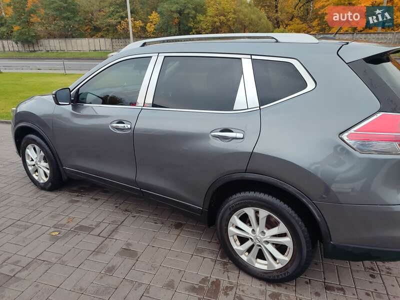 Позашляховик / Кросовер Nissan Rogue 2015 в Києві
