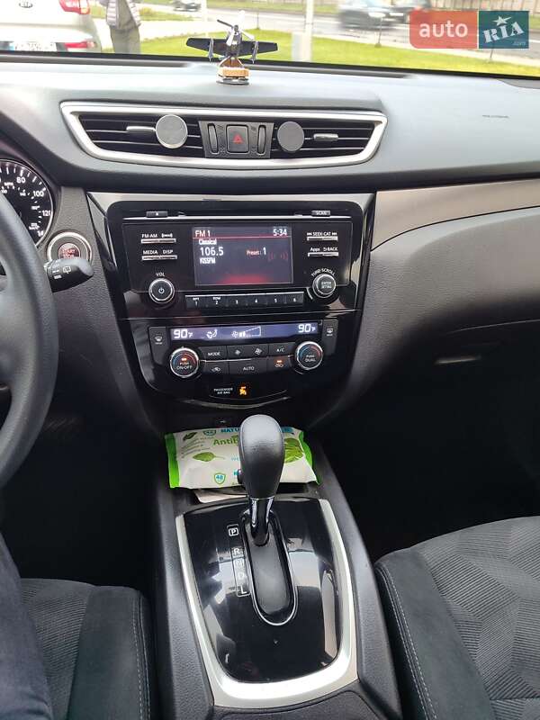 Позашляховик / Кросовер Nissan Rogue 2015 в Києві