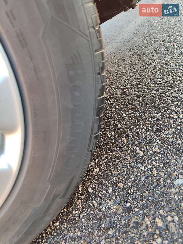 Позашляховик / Кросовер Nissan Rogue 2015 в Києві