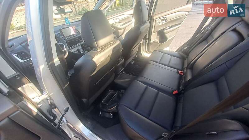 Внедорожник / Кроссовер Nissan Rogue 2021 в Запорожье