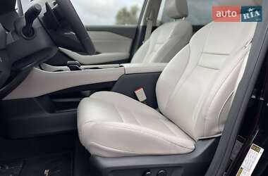 Внедорожник / Кроссовер Nissan Rogue 2023 в 