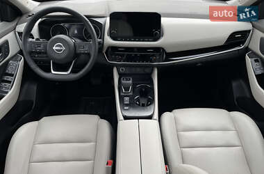 Внедорожник / Кроссовер Nissan Rogue 2023 в 