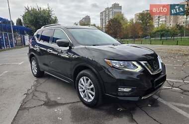 Внедорожник / Кроссовер Nissan Rogue 2017 в 