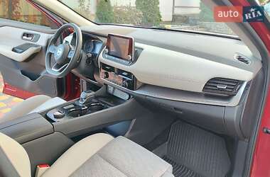 Внедорожник / Кроссовер Nissan Rogue 2021 в 