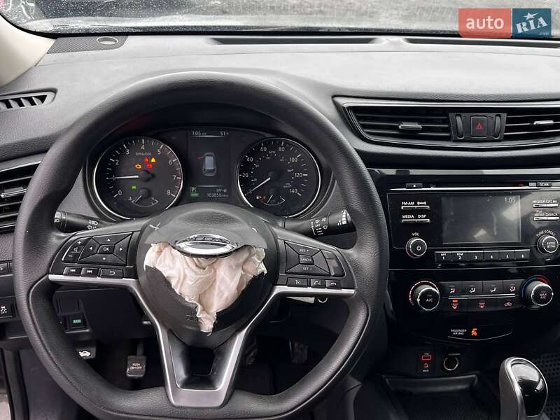 Внедорожник / Кроссовер Nissan Rogue 2017 в Луцке