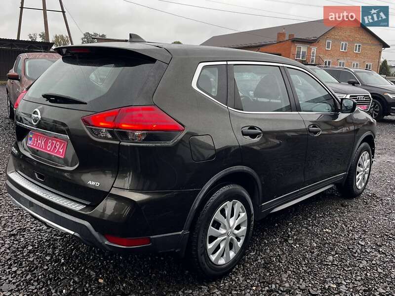 Внедорожник / Кроссовер Nissan Rogue 2017 в Луцке