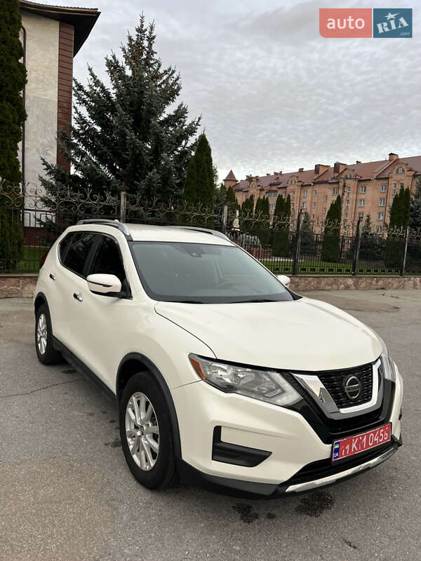 Внедорожник / Кроссовер Nissan Rogue 2019 в Киеве