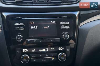 Внедорожник / Кроссовер Nissan Rogue 2018 в 