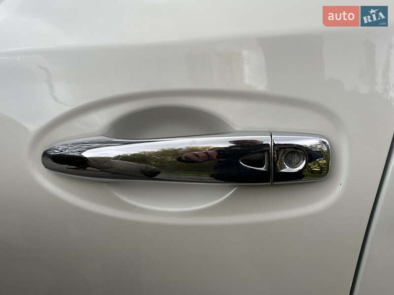 Внедорожник / Кроссовер Nissan Rogue 2019 в Львове