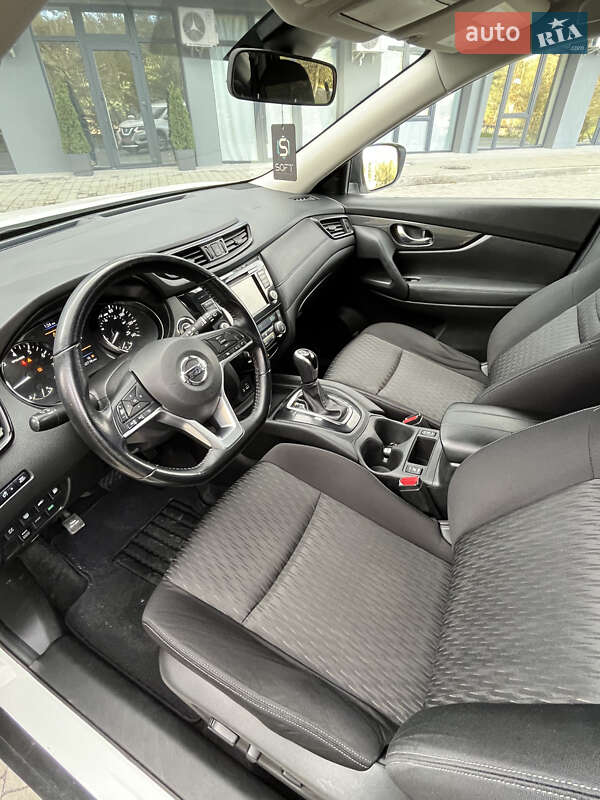 Внедорожник / Кроссовер Nissan Rogue 2019 в Львове