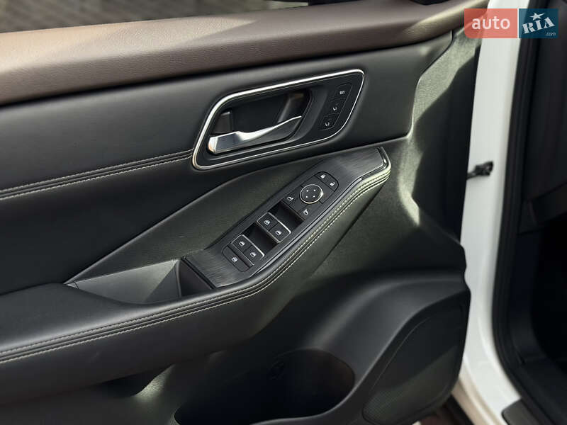 Внедорожник / Кроссовер Nissan Rogue 2021 в Мукачево