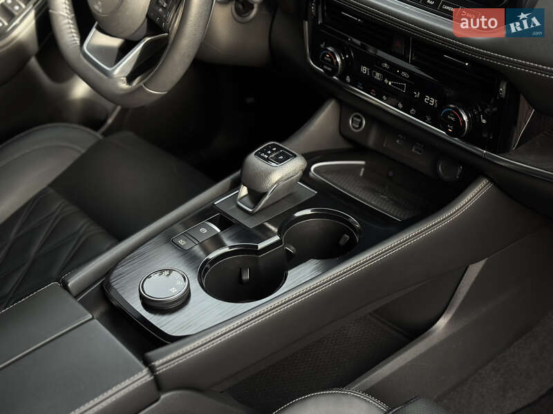 Внедорожник / Кроссовер Nissan Rogue 2021 в Мукачево