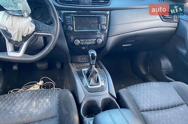 Внедорожник / Кроссовер Nissan Rogue 2019 в 