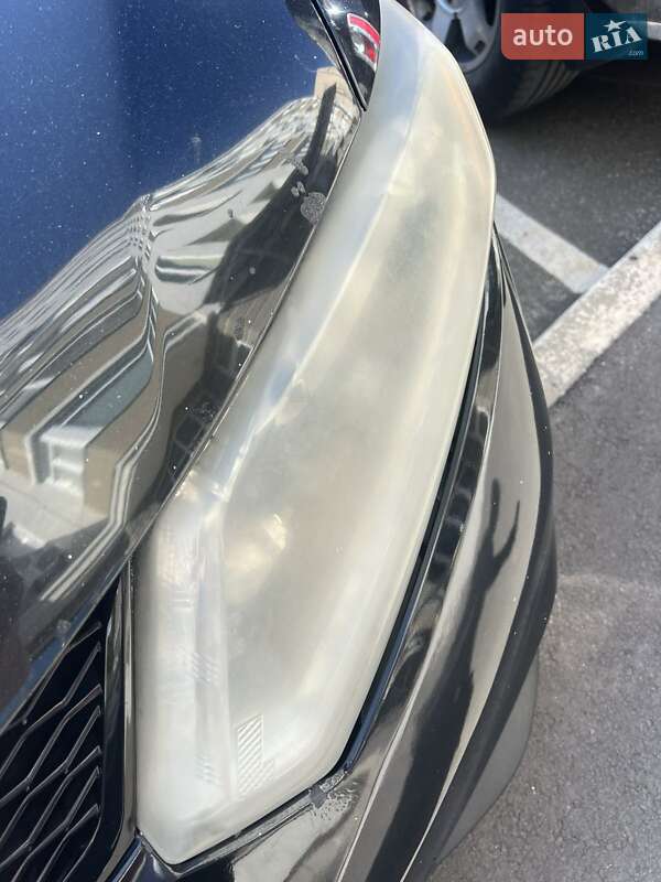 Позашляховик / Кросовер Nissan Rogue 2016 в Києві