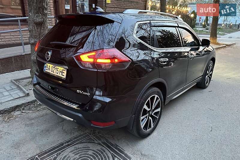 Внедорожник / Кроссовер Nissan Rogue 2018 в Александрие