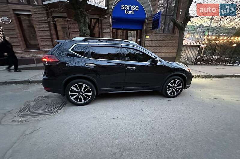 Внедорожник / Кроссовер Nissan Rogue 2018 в Александрие