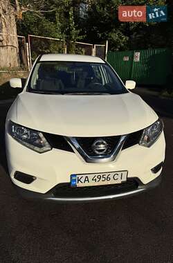 Внедорожник / Кроссовер Nissan Rogue 2015 в Киеве