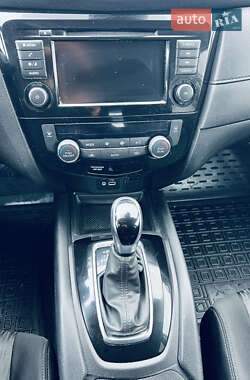 Внедорожник / Кроссовер Nissan Rogue 2019 в 