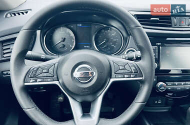 Внедорожник / Кроссовер Nissan Rogue 2019 в 