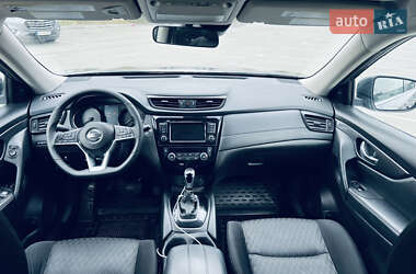 Внедорожник / Кроссовер Nissan Rogue 2019 в 