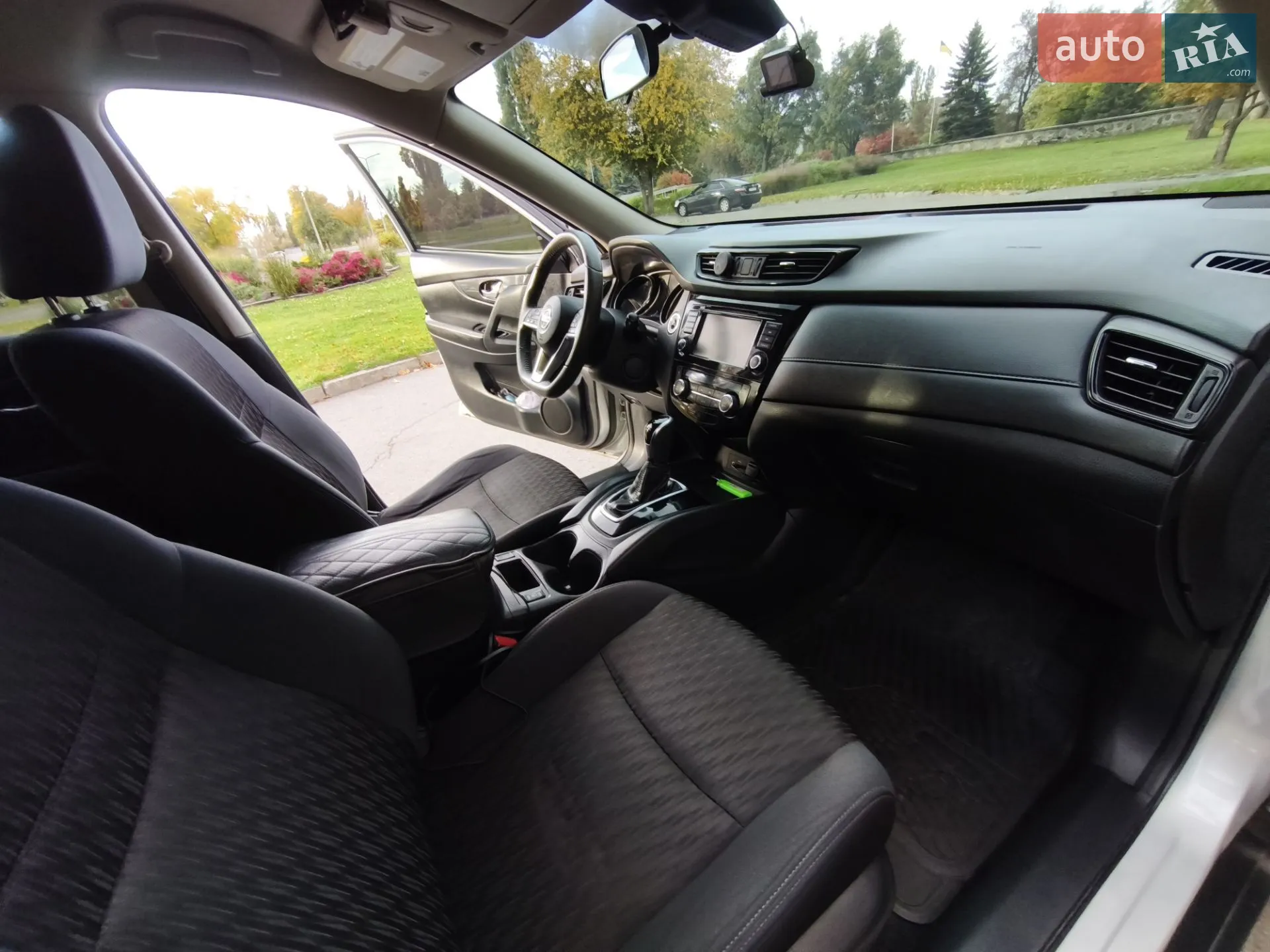 2019 Nissan Rogue - мініатюра 17
