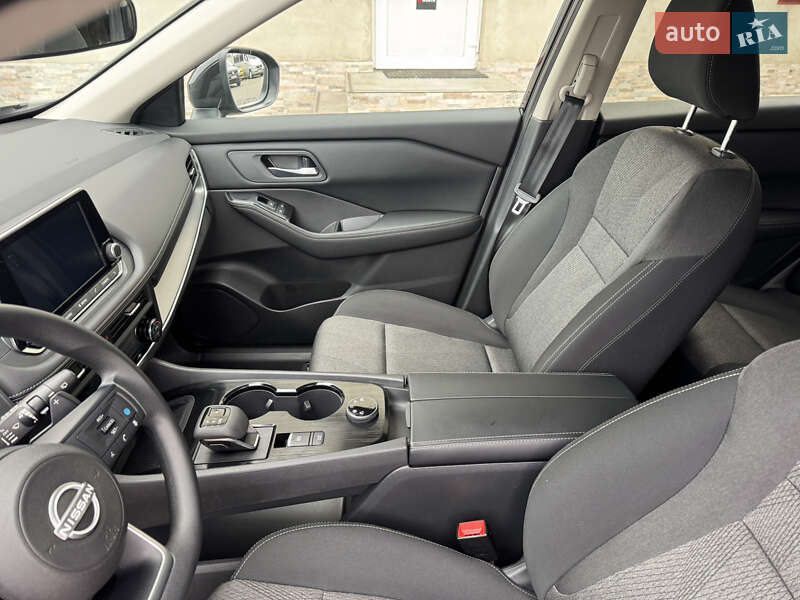 Внедорожник / Кроссовер Nissan Rogue 2024 в Луцке