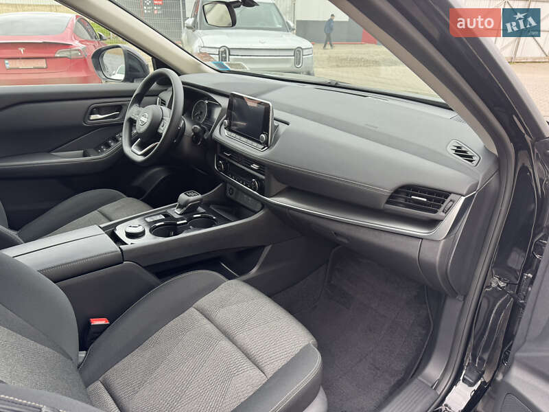 Внедорожник / Кроссовер Nissan Rogue 2024 в Луцке